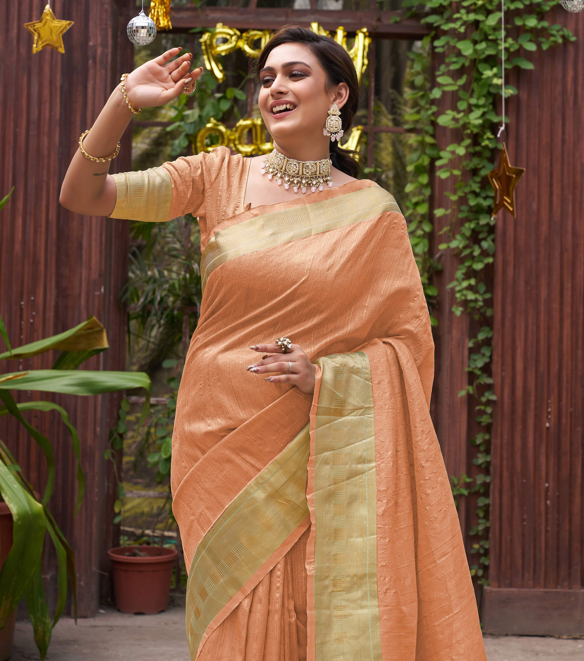 Kerala Fashion - Golden set saree with coin blouse🤩 | Facebook