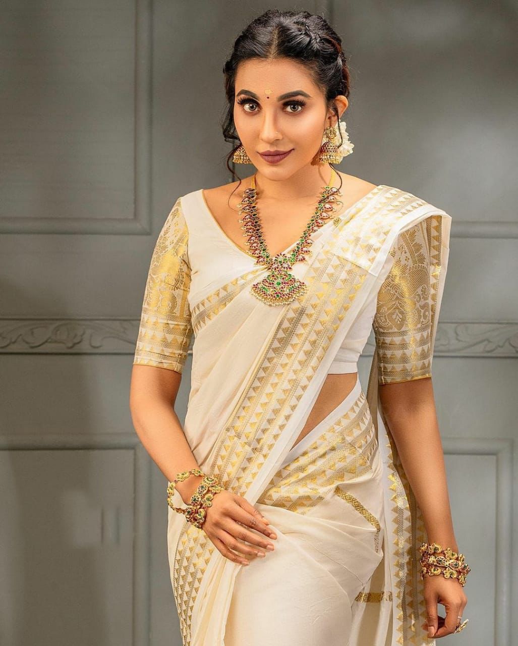 Golden Zari Soft Lichi Silk Saree